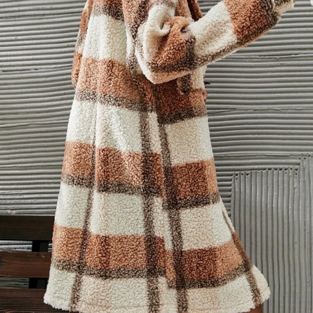 Plaid print button down shacket - Picture 5 of 5